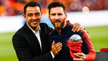 تشافي هيرنانديز مدرب برشلونة الإسباني