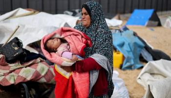 غياب الحليب يهدد أطفال قطاع غزة