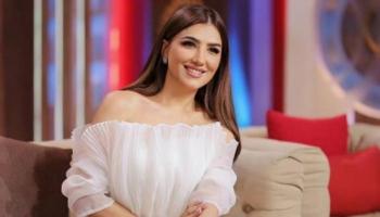 الفنانة مي عمر