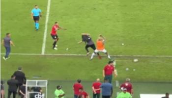 اشتباك في مباراة بالدوري البرازيلي 