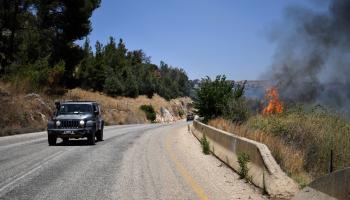 النيران تشتعل على الجانب الإسرائيلي من الحدود مع لبنان