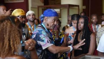 مجموعة من الأفروسنتريك في المتحف المصري