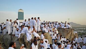 حجاج على جبل عرفة