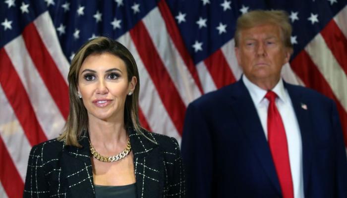 Qui est Alina Habba... La juriste irakienne derrière le retour de Trump