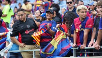 جماهير برشلونة من ملعب المباراة