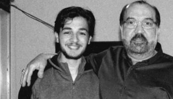 صورة متداولة لفؤاد شكر ونجل شقيقه