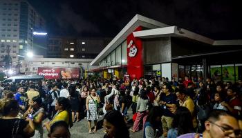 سكان في الفلبين يهرعون للشارع بعد زلزال مدمر