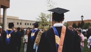 تأشيرات الطلاب الجزائريين تثير الجدل في فرنسا