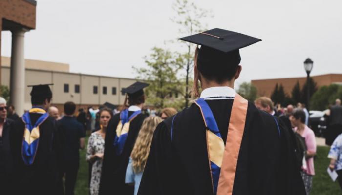 تأشيرات الطلاب الجزائريين تثير الجدل في فرنسا