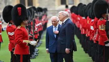 ترامب والملك تشارلز يستعرضان حرس الشرف