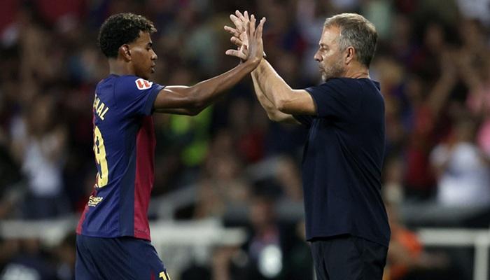 لامين يامال وهانز فليك في برشلونة
