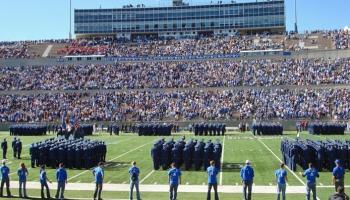 لقاء سابق بين البحرية الأمريكية والقوات الجوية