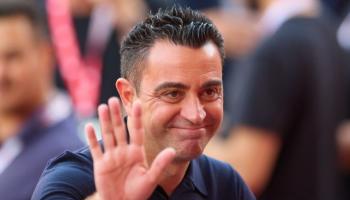 تشافي هيرنانديز مدرب برشلونة السابق