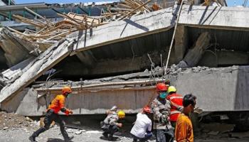 انهيار مبنى مدرسة في إندونيسيا