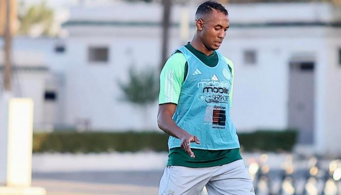 شرقي مدافع منتخب الجزائر