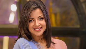 الفنانة منى فاروق
