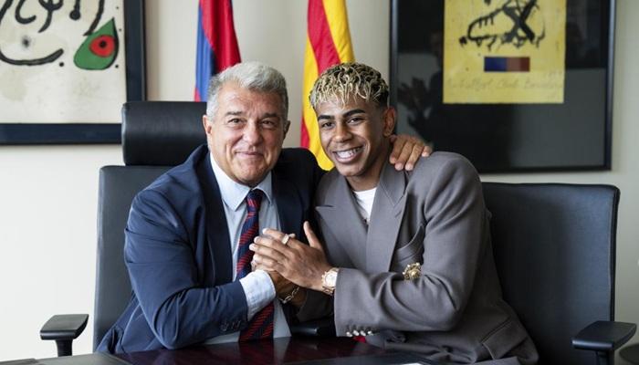 لامين يامال وخوان لابورتا في برشلونة