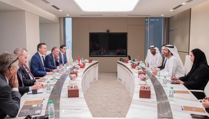 الإمارات وكندا تبحثان فرص تنمية الشراكات الاقتصادية