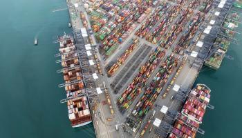 أمريكا والصين تتبادلان فرض رسوم بالموانئ 