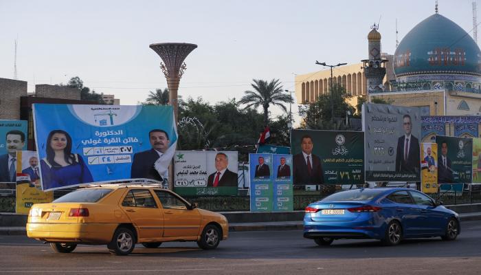 لوحات إعلانية انتخابية في أحد شوارع بغداد 