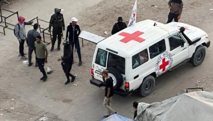 سيارة تابعة للجنة الدولية للصليب الأحمر