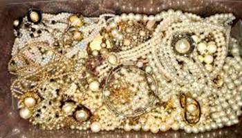 مشغولات ذهبية - أرشيفية