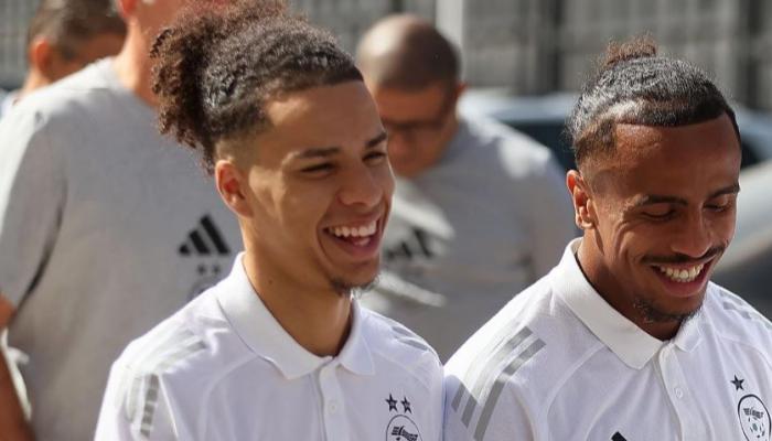 قبال لاعب منتخب الجزائر