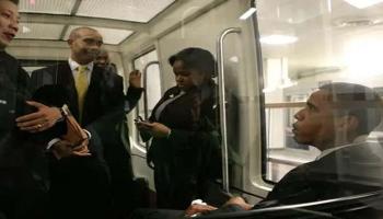 أوباما في المترو عندما كان نائبا في الكونغرس