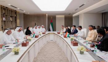 لقاء جمع عبدالله بن طوق ورئيس وزراء «أندرا براديش» الهندية