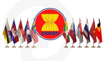 أعلام الدول المشاركة في قمة آسيان بماليزيا