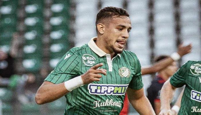 المهاجم الجزائري نذير بن بوعلي