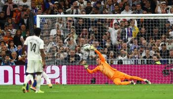 تشيزني أثناء التصدي لركلة جزاء مبابي