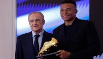 مبابي يستلم جائزة الحذاء الذهبي