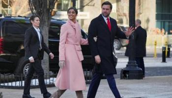 جيه دي فانس مع زوجته أوشا 