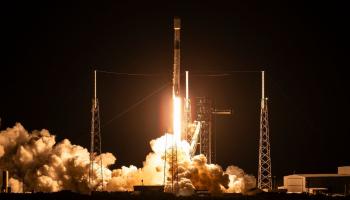 "سبيس 42" تطلق ثلاثة أقمار اصطناعية رادارية جديدة