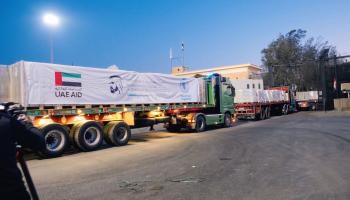 إدخال المساعدات الغذائية لغزة