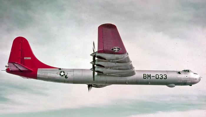 قاذفة أمريكية من طراز بي-36