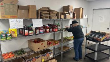 مراكز توزيع الطعام للفقراء بأمريكا