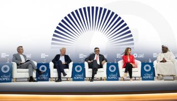 قادة الطاقة في «أديبك 2025» يركزون على التمويل المستدام وخفض الانبعاثات