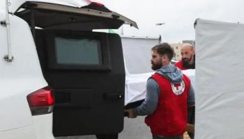 الصليب الأحمر يتسلم جثامين رهائن في غزة - أرشيفية