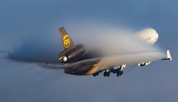  طائرة الشحن من طراز MD-11