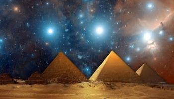 فرضية تربط الأهرامات بنجوم حزام أوريون تم إثارتها في التسعينيات