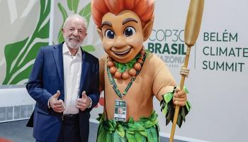 الرئيس البرازيلي إلى جانب «كوروبيرا» - أ ف ب