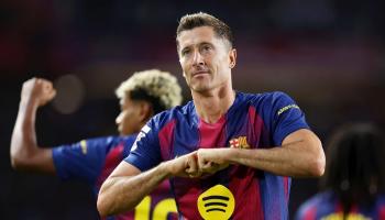 روبرت ليفاندوفسكي مهاجم برشلونة