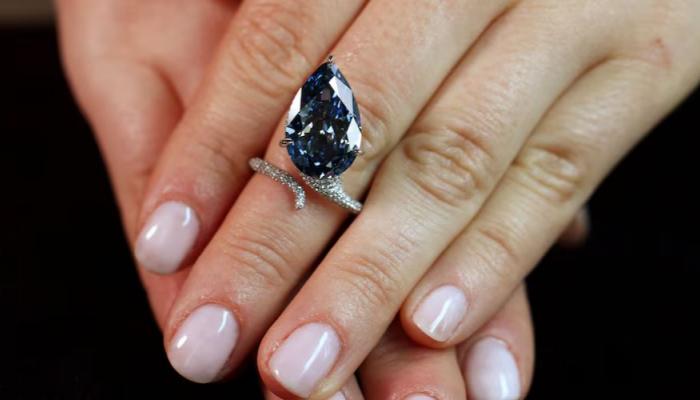 خاتم ألماس «ميلون بلو»