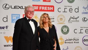 حسين فهمي وزوجته في مهرجان القاهرة السينمائي