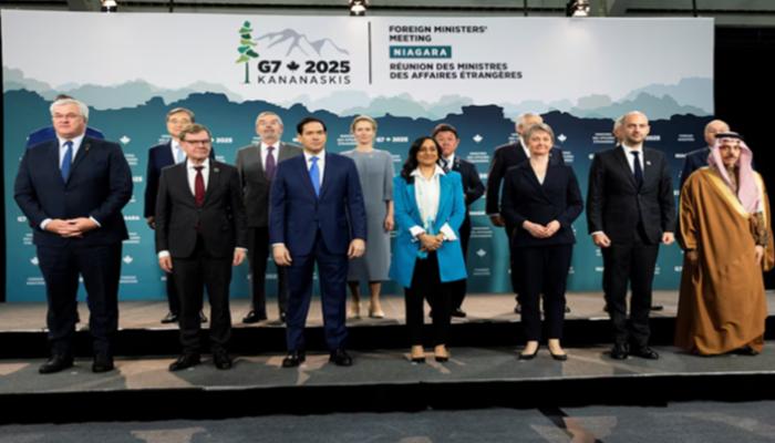 الصورة التذكارية للمشاركين بقمة وزراء خارجية مجموعة السبع
