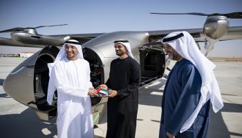 إجراء «لود أوتونومس» أول رحلة تجريبية للطائرة «هيلي» بمنطقة العين