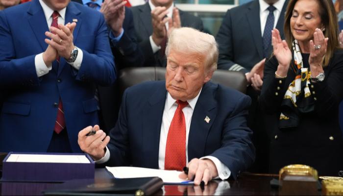 الرئيس الأمريكي دونالد ترامب