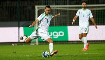 زروقي لاعب منتخب الجزائر